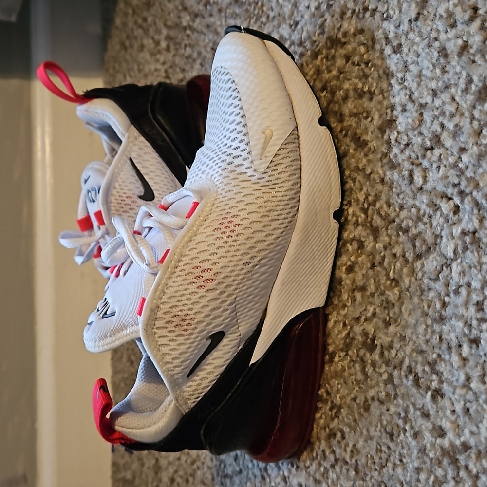 Boys size 13 Nike Air Max 270